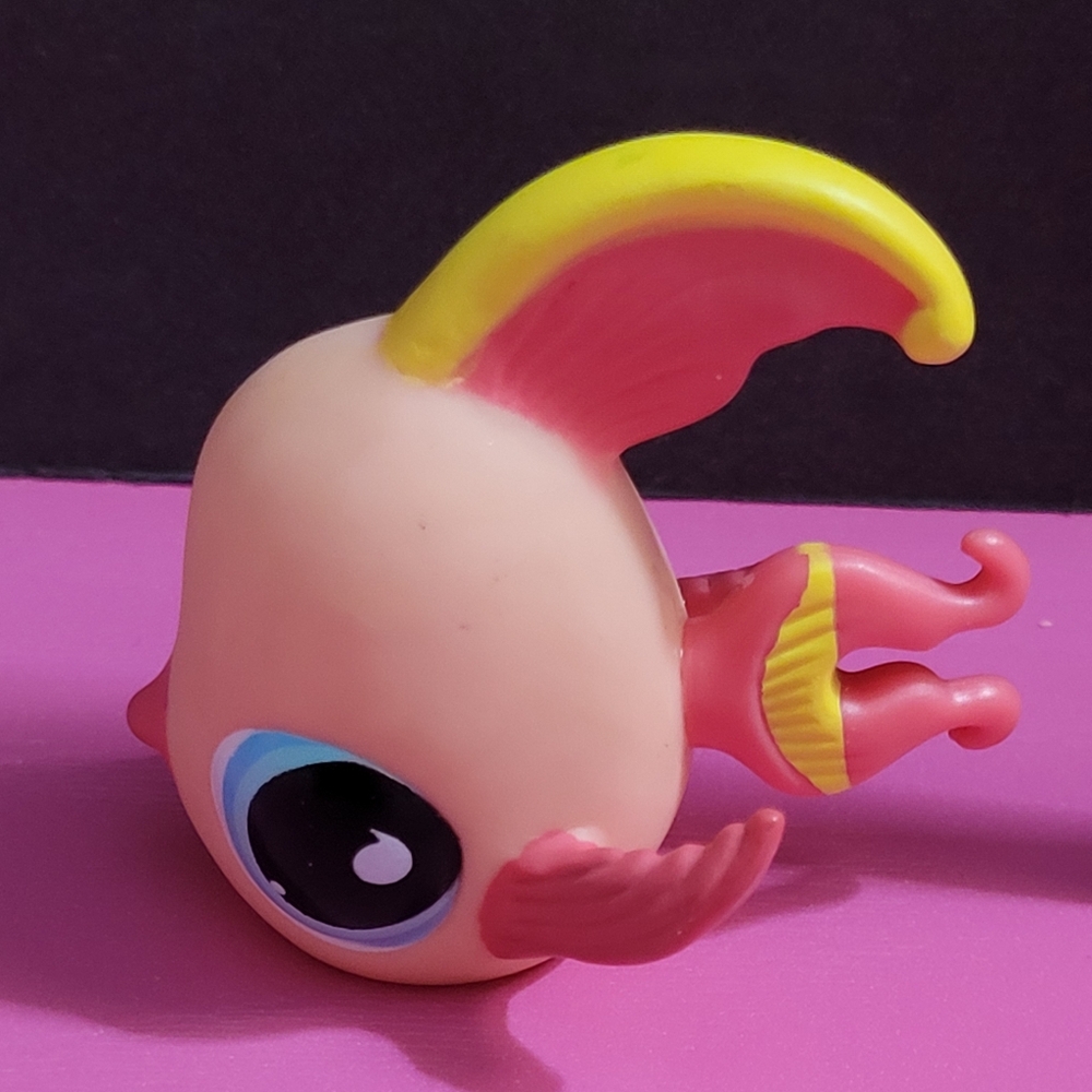 Hasbro Littlest Pet Shop Angelfish #643 (0330)